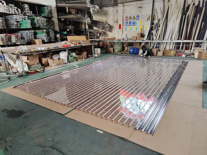 商場(chǎng)水晶門