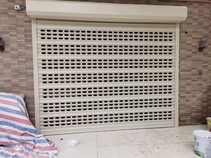 車庫門 (1).jpg 車庫門 (1).jpg