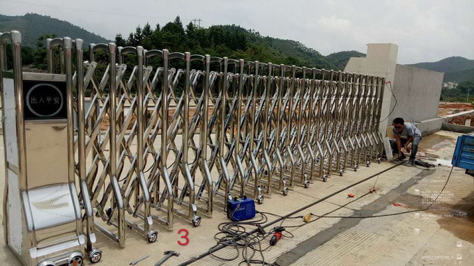 不銹鋼伸縮門 不銹鋼伸縮門